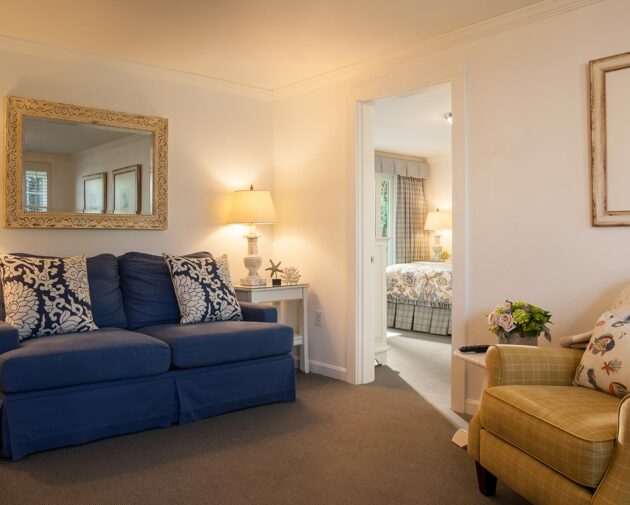 Living room of Tulip Cottage villa at Wequassett.