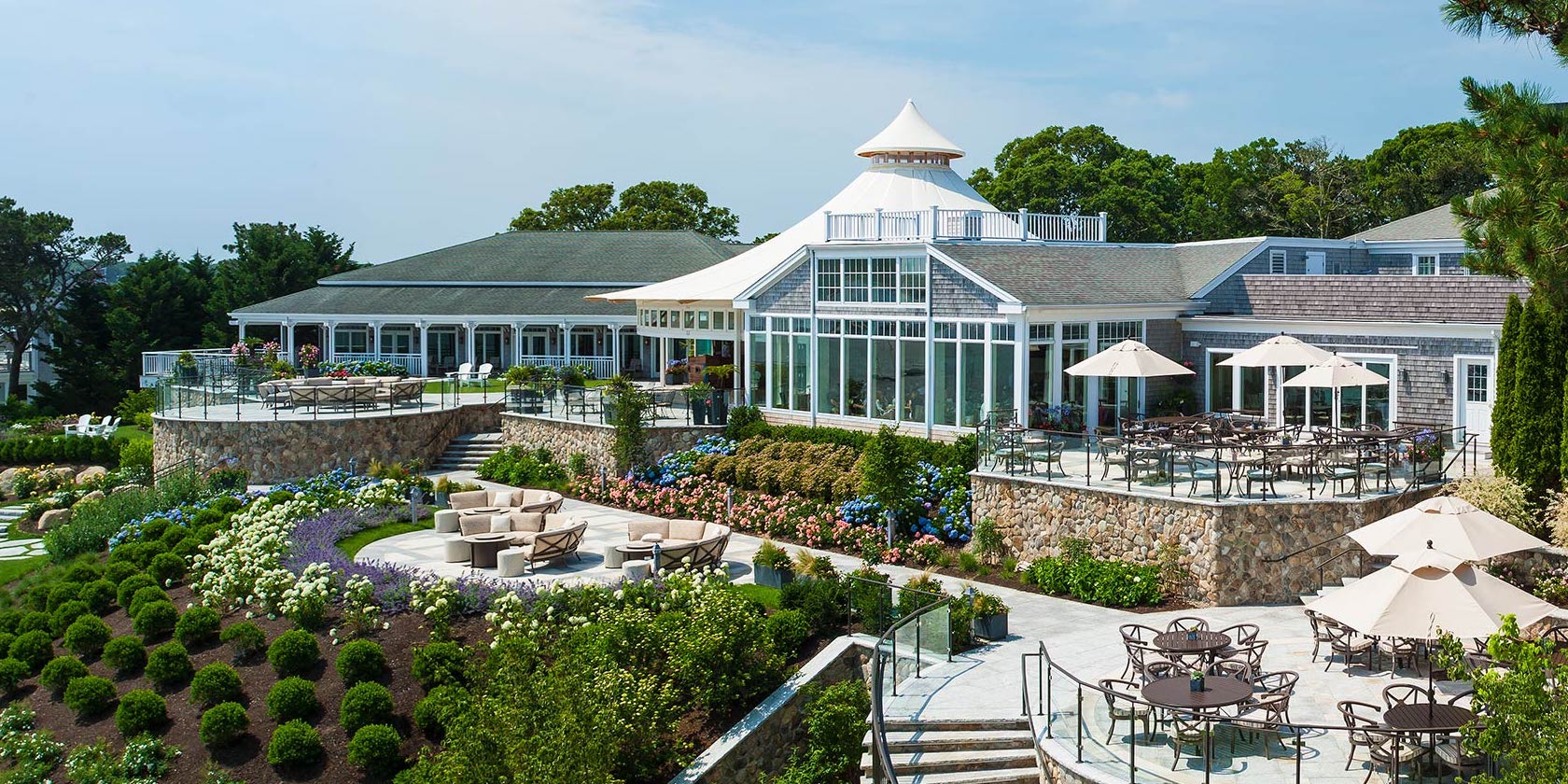 overview of outdoor dining